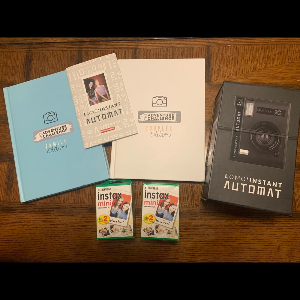 This is a Lomo’instant Automat camera set!